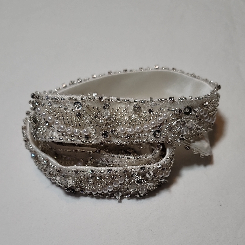 Silver Intricate Belt Accessory with Sparkling Embellishments